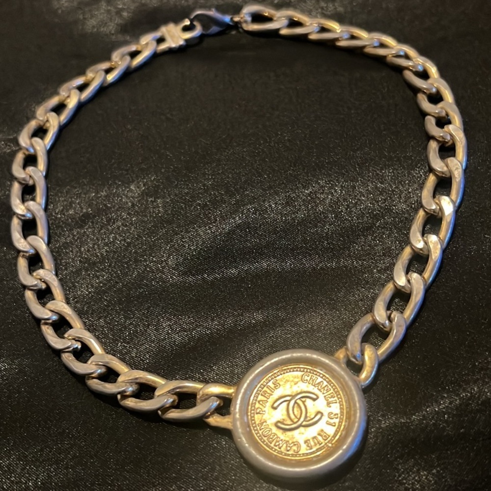 CHANEL Vintage 1980s Gold Metal Cuban Chain CC Choker Coin Necklace